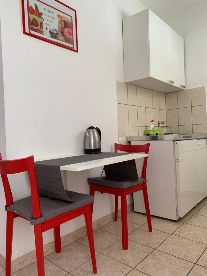 Apartments Villa Antony Дрвеник Экстерьер фото