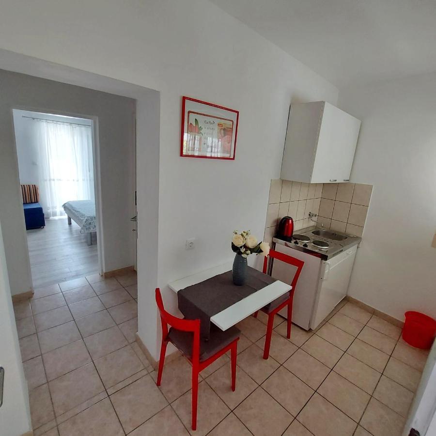 Apartments Villa Antony Дрвеник Экстерьер фото