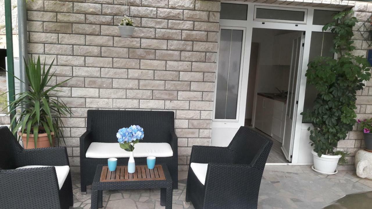 Apartments Villa Antony Дрвеник Экстерьер фото