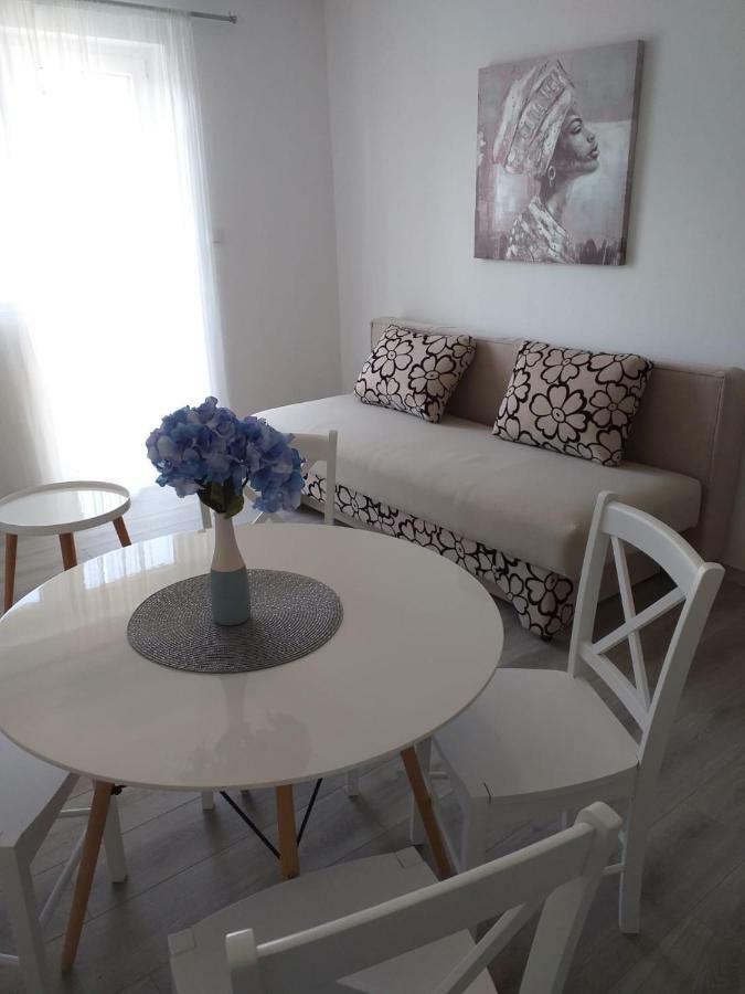 Apartments Villa Antony Дрвеник Экстерьер фото